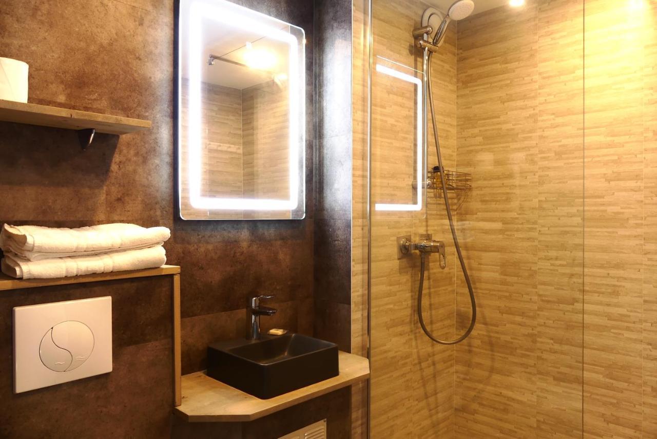 Contact Hotel Le Provencal Bordeaux Lac Экстерьер фото