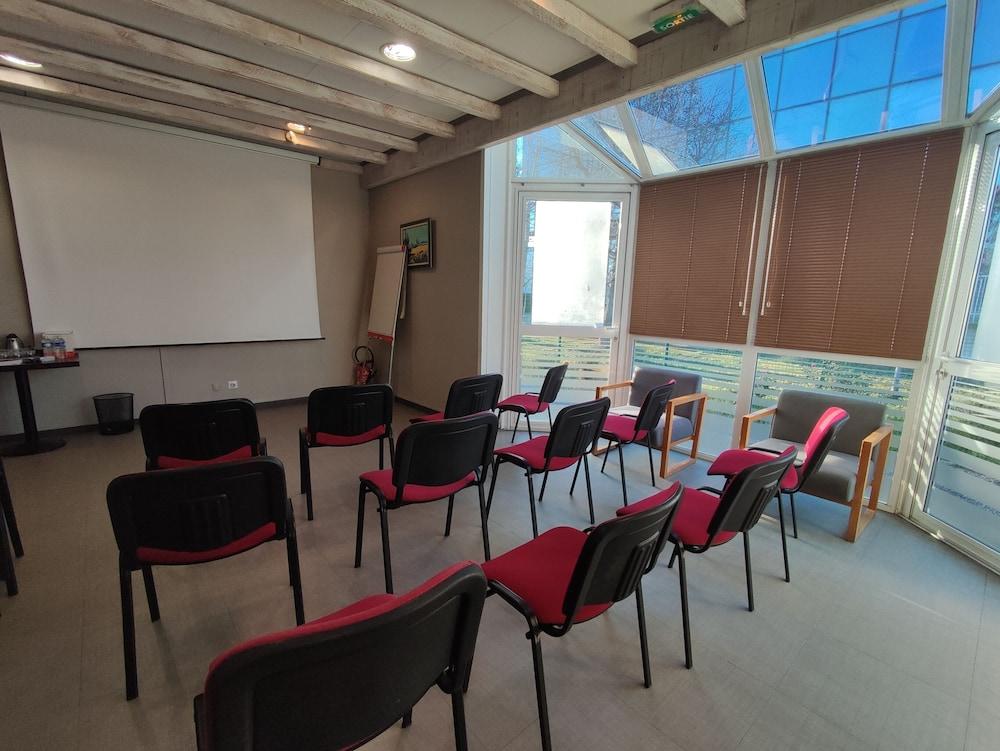 Contact Hotel Le Provencal Bordeaux Lac Экстерьер фото