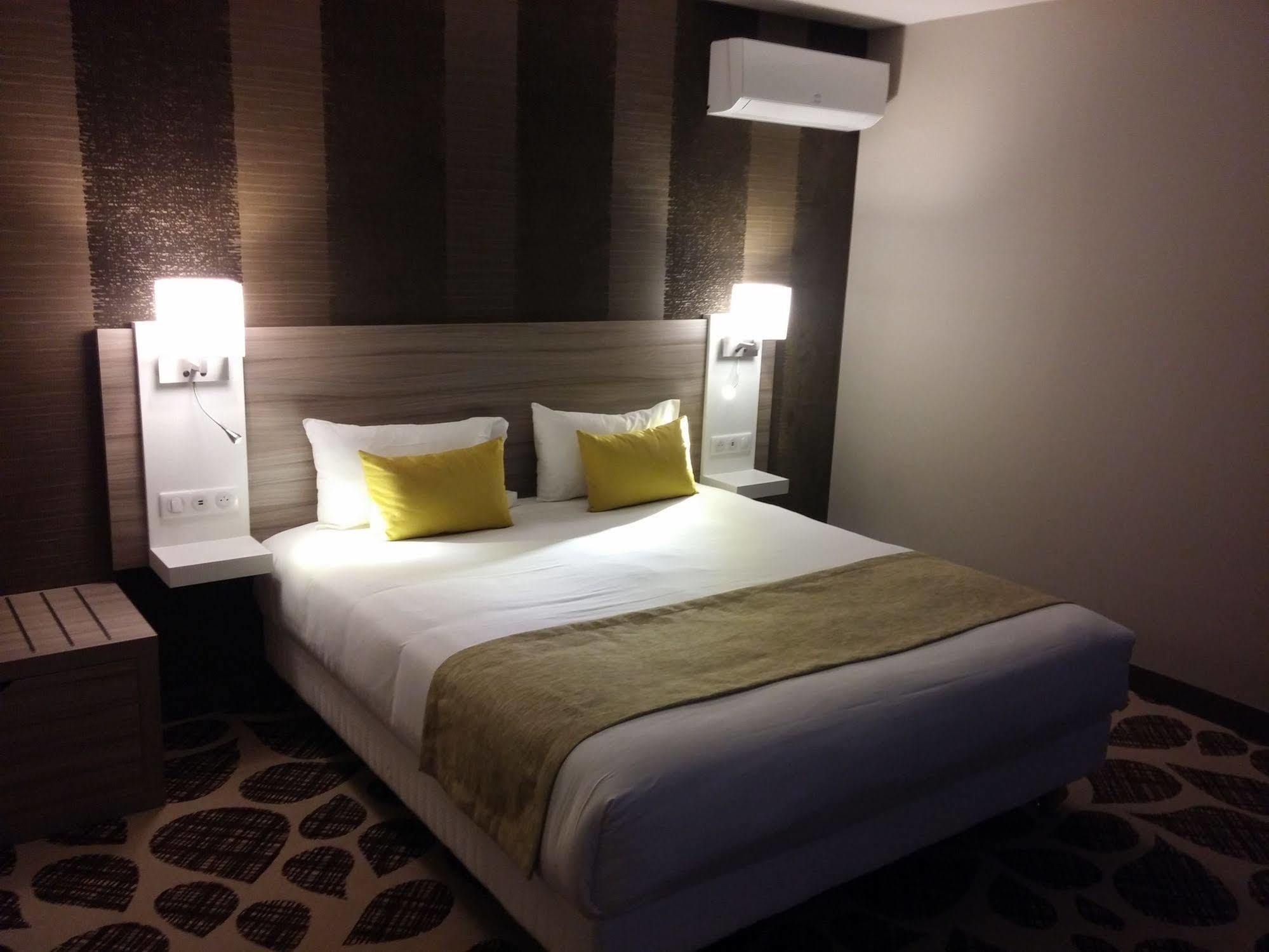 Contact Hotel Le Provencal Bordeaux Lac Экстерьер фото